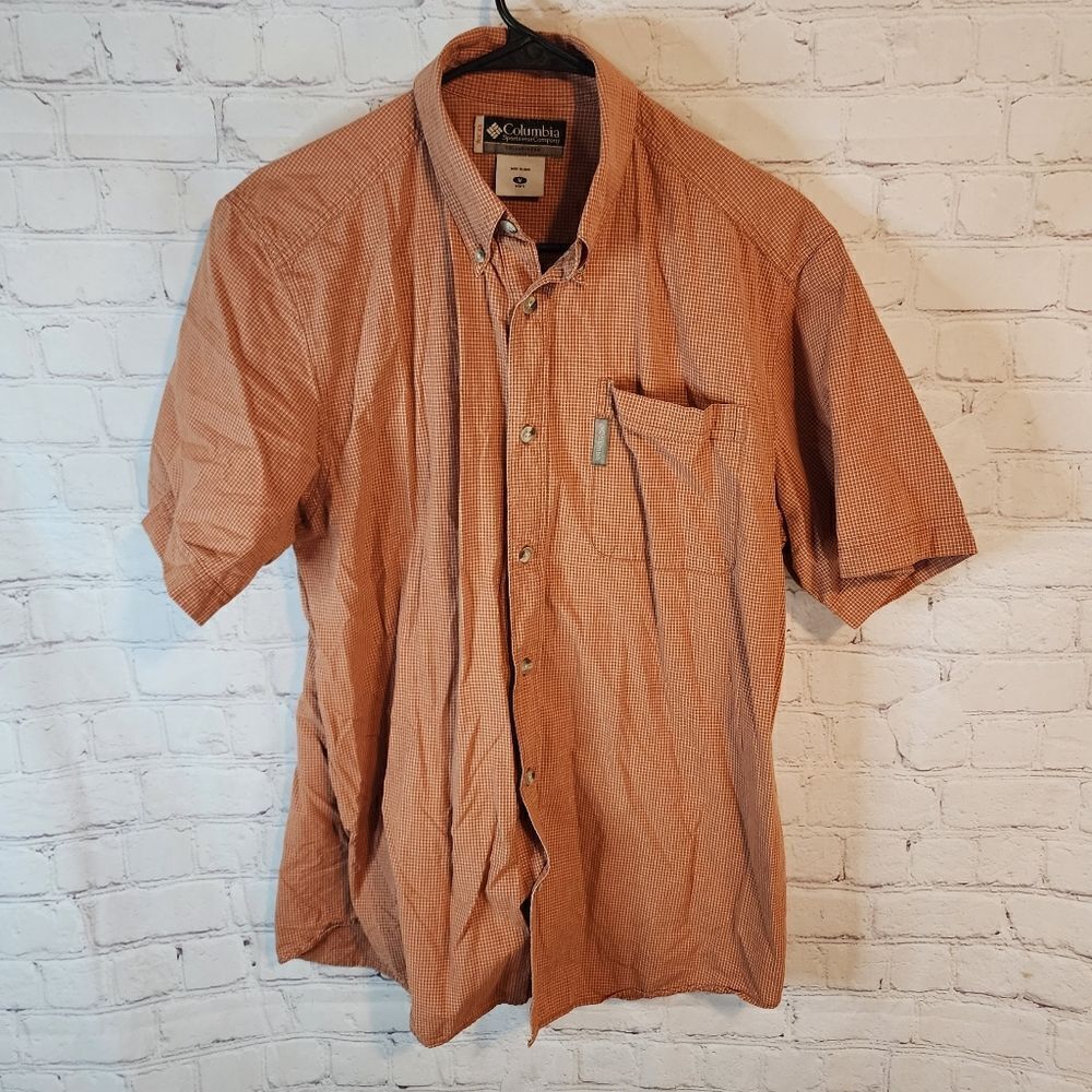 Men's Columbia button-down shirt, size Medium